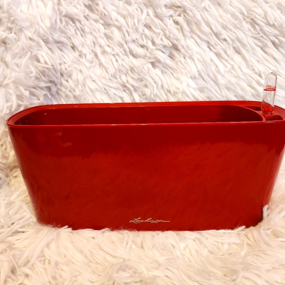 Self-Watering‎ Garden Planter
